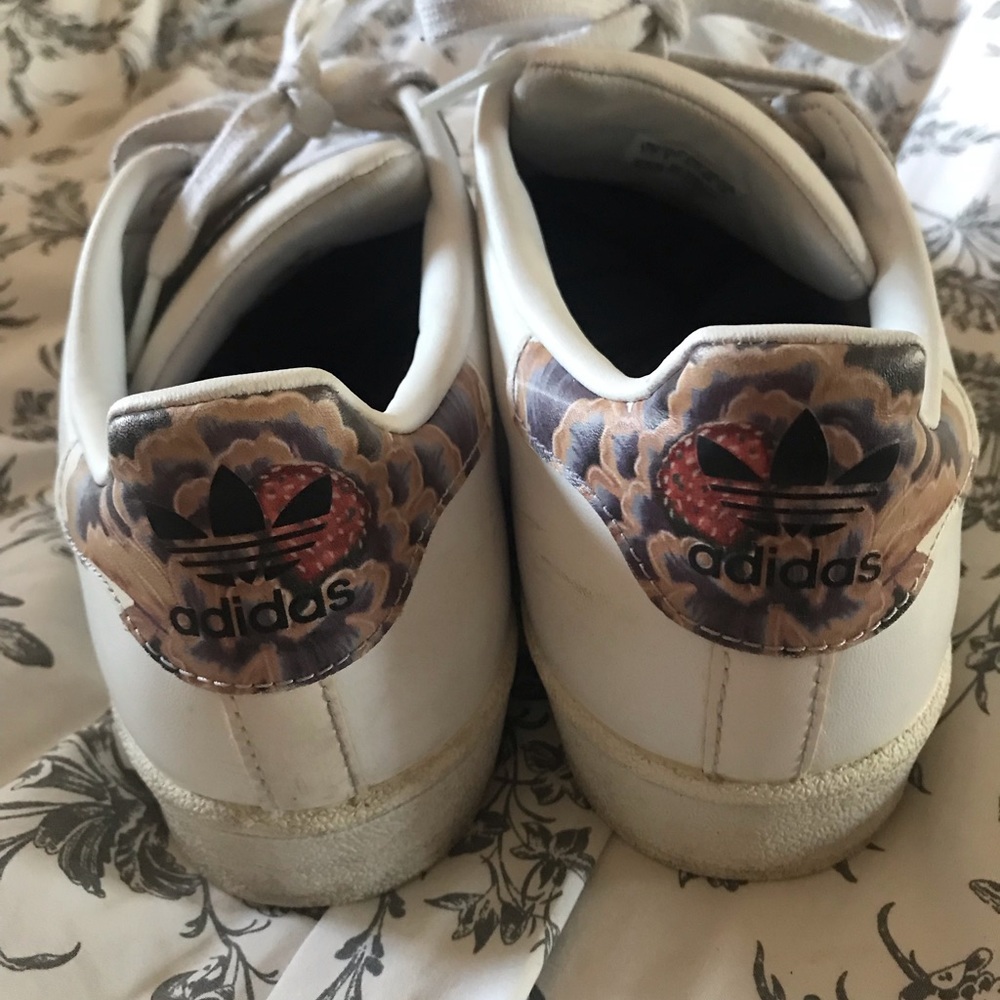 Adidas Superstars - Picture 4 of 4